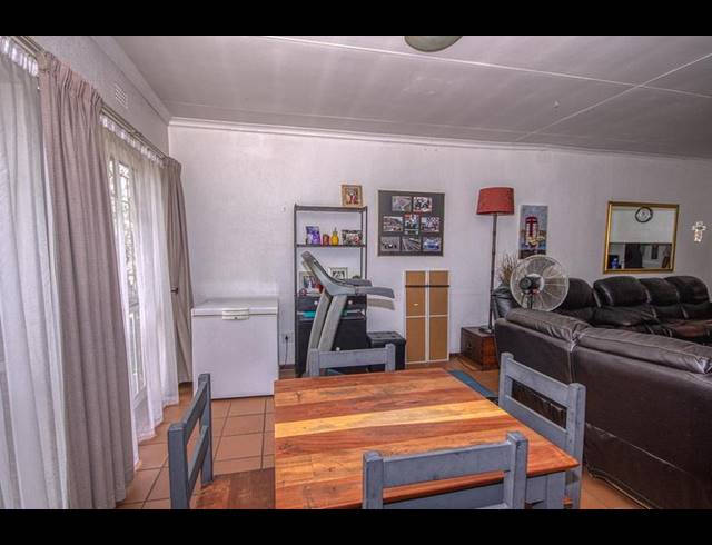 3 BEDROOM TOWNHOUSE FOR SALE IN NEW REDRUTH